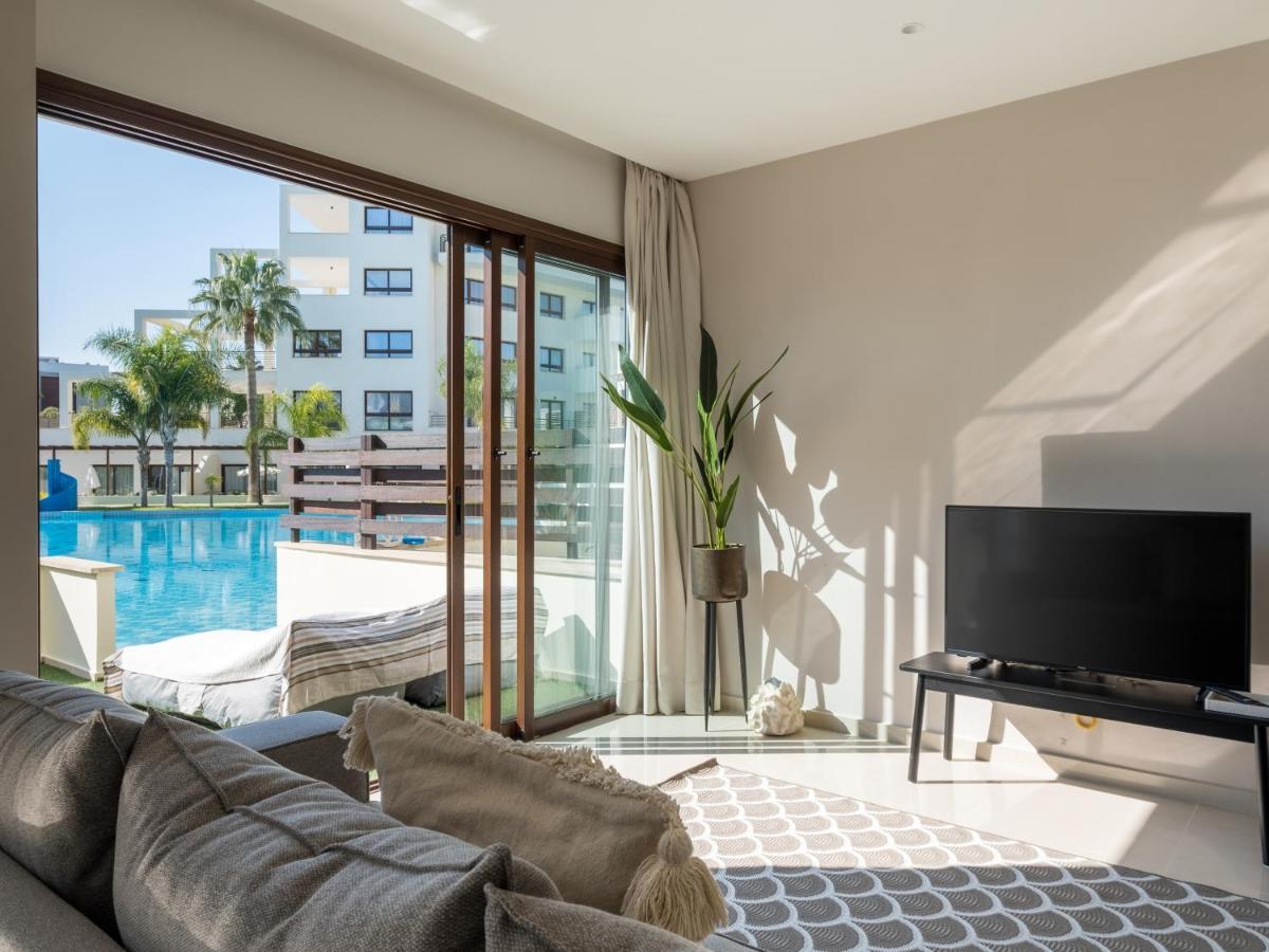 Sanders Aqua Park Resort - Precious 3-Bedroom Holiday Home With Shared Pool 利马索尔 外观 照片