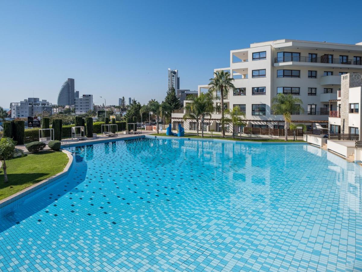 Sanders Aqua Park Resort - Precious 3-Bedroom Holiday Home With Shared Pool 利马索尔 外观 照片